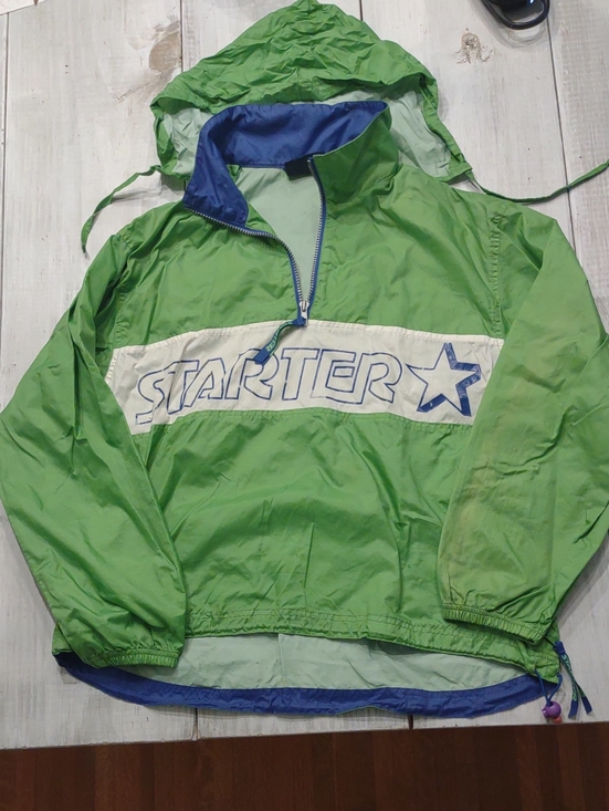 STARTER Jackets & Blazers - Vintage STARTER Green Pullover Windbreaker With Packable Hood